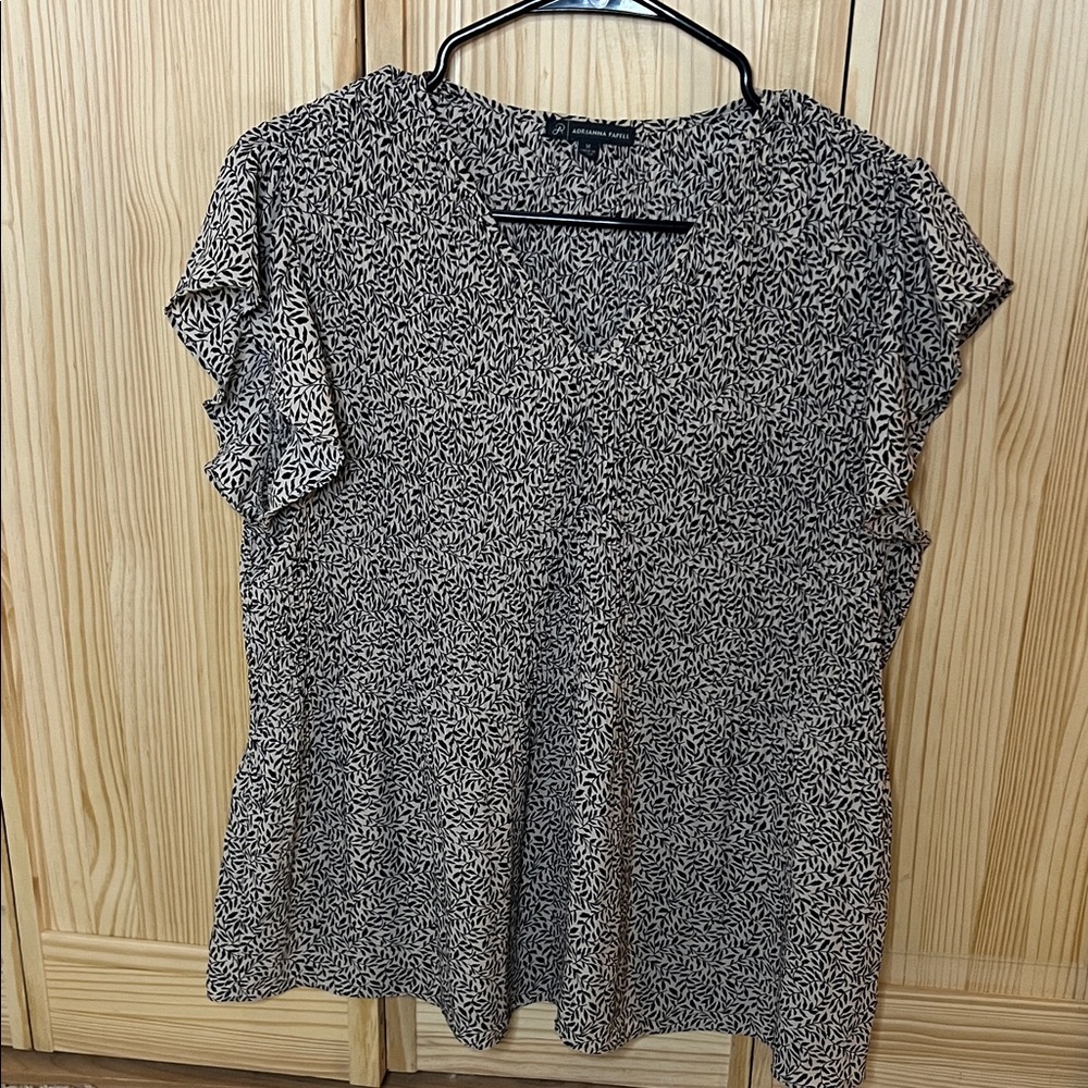 Adrianna Papell Black and Cream Blouse